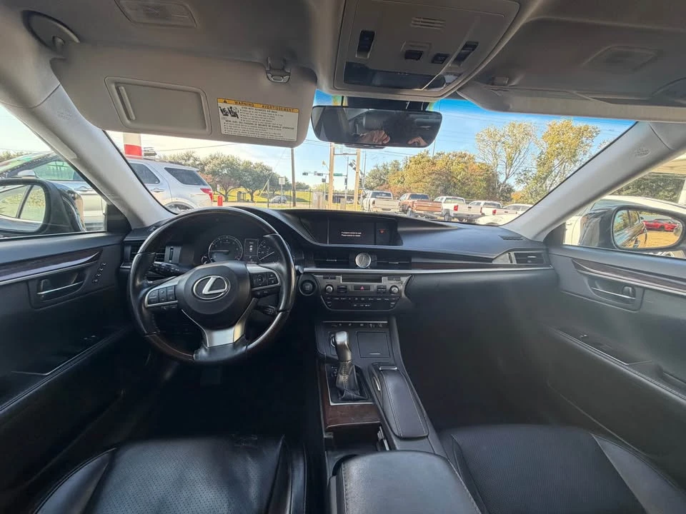 2016 Lexus ES 6th Gen - Image 12 of 15