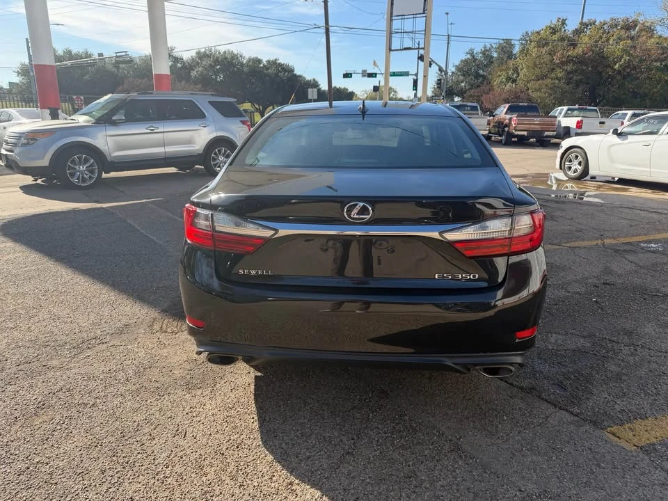 2016 Lexus ES 6th Gen - Image 4 of 15