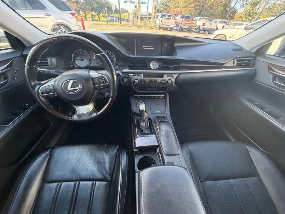 2016 Lexus ES 6th Gen - Image 11 of 15