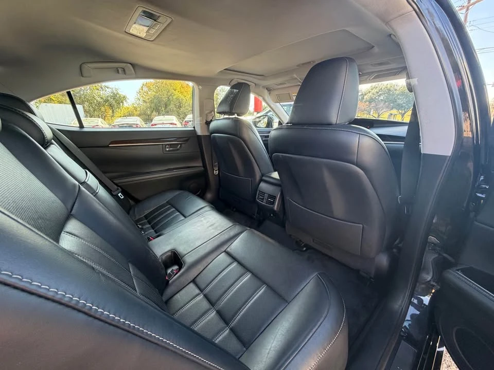 2016 Lexus ES 6th Gen - Image 13 of 15