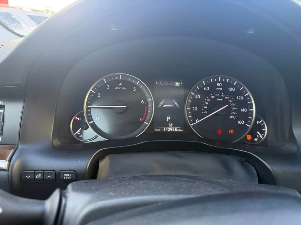 2016 Lexus ES 6th Gen - Image 9 of 15