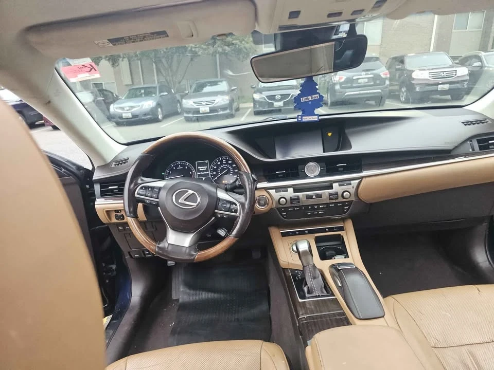 2016 Lexus ES 6th Gen - Image 2 of 16