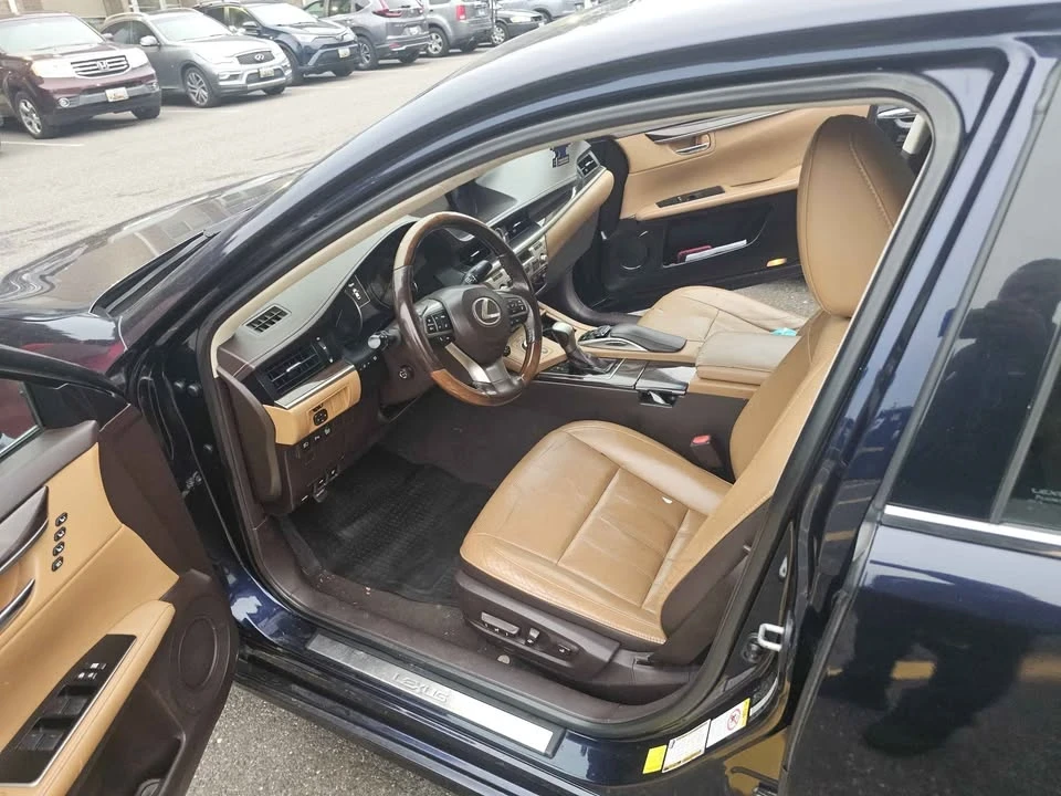 2016 Lexus ES 6th Gen - Image 15 of 16