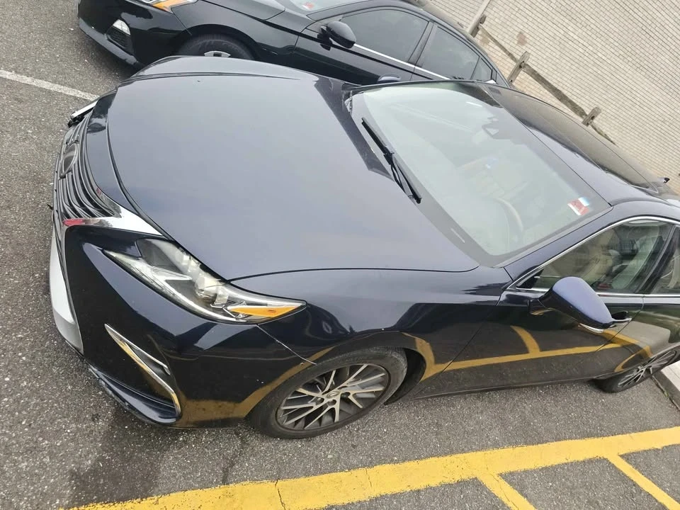 2016 Lexus ES 6th Gen - Image 11 of 16