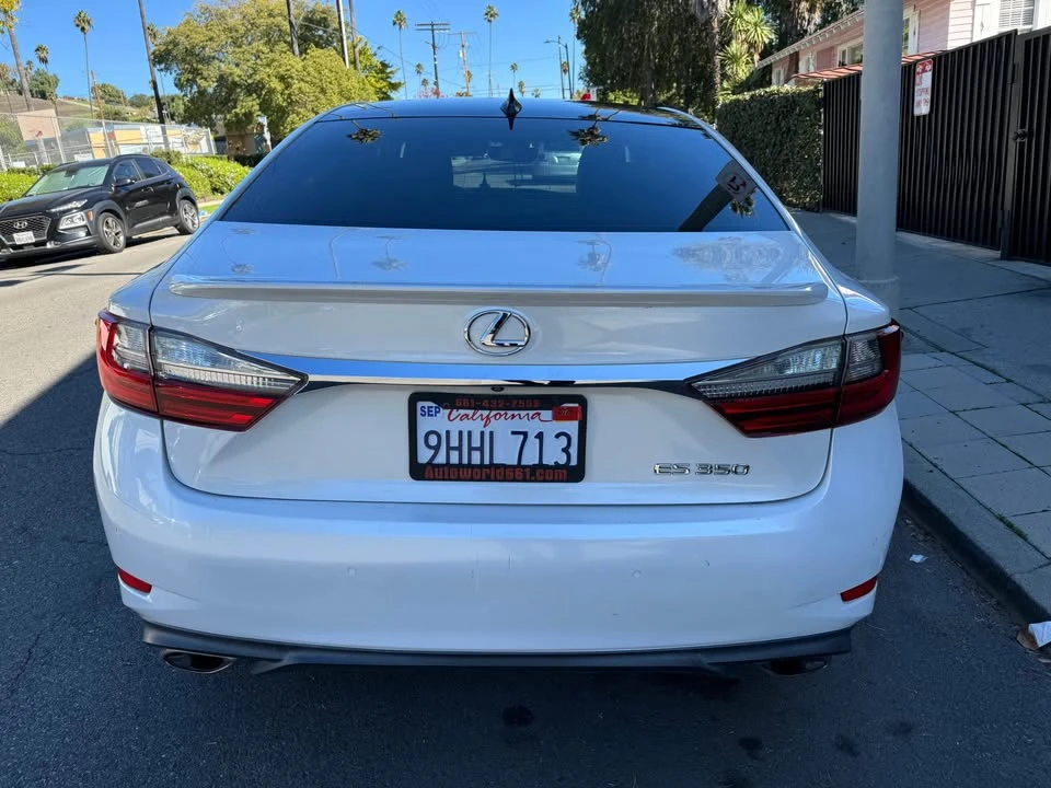 2016 Lexus ES 6th Gen - Image 2 of 9