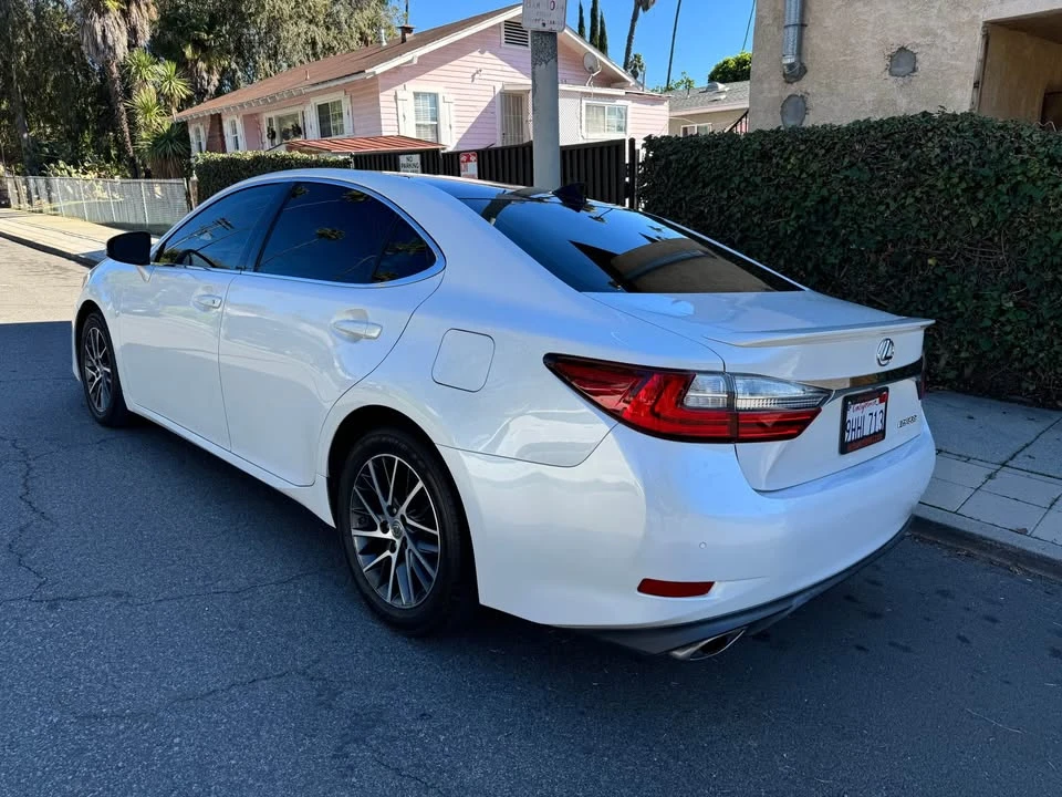 2016 Lexus ES 6th Gen - Image 3 of 9