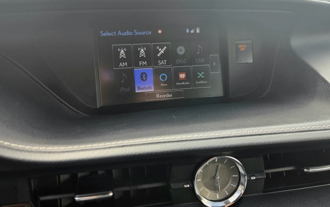 2016 Lexus ES 6th Gen - Image 11 of 24