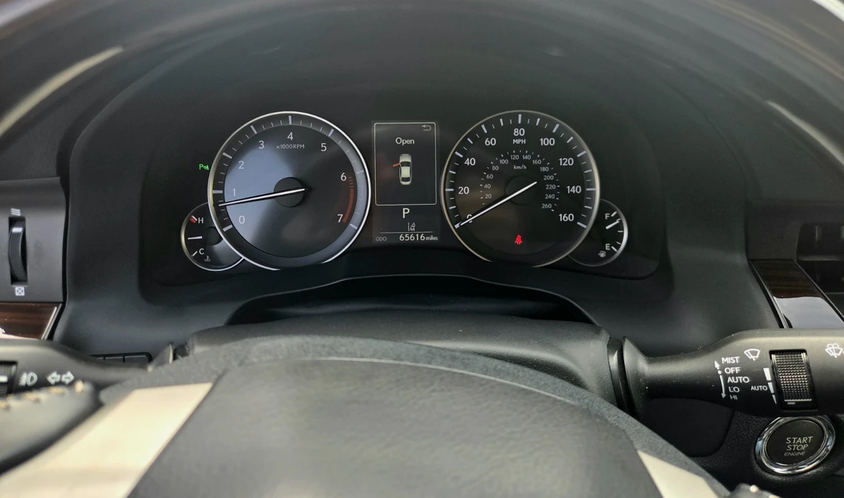 2016 Lexus ES 6th Gen - Image 10 of 24