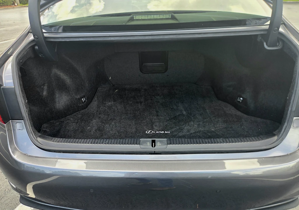 2016 Lexus ES 6th Gen - Image 14 of 24