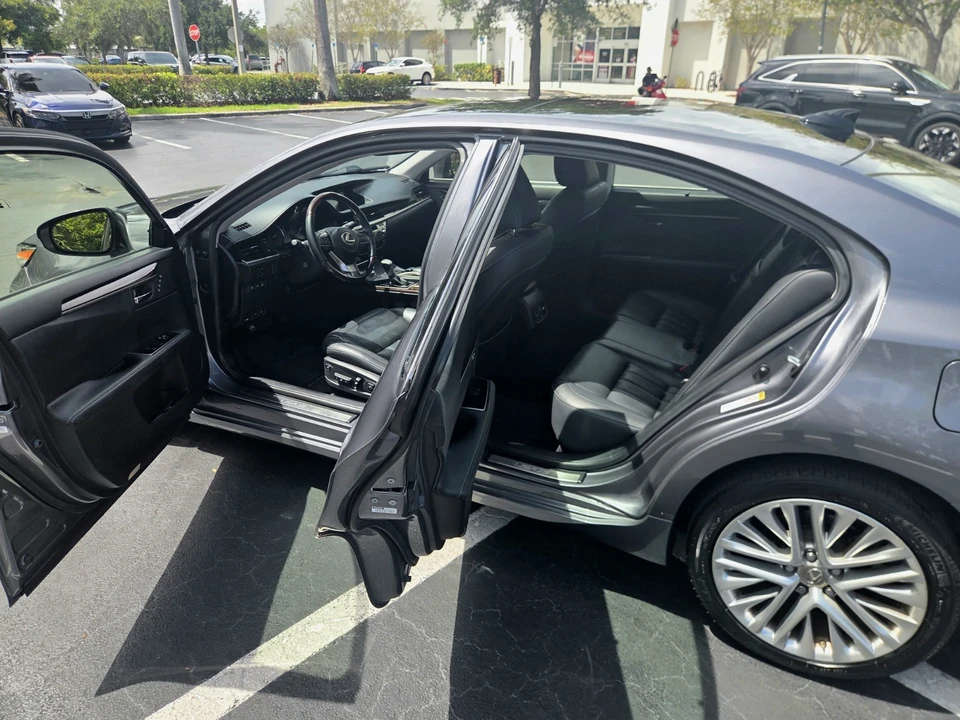 2016 Lexus ES 6th Gen - Image 22 of 24