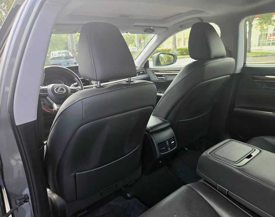 2016 Lexus ES 6th Gen - Image 8 of 24