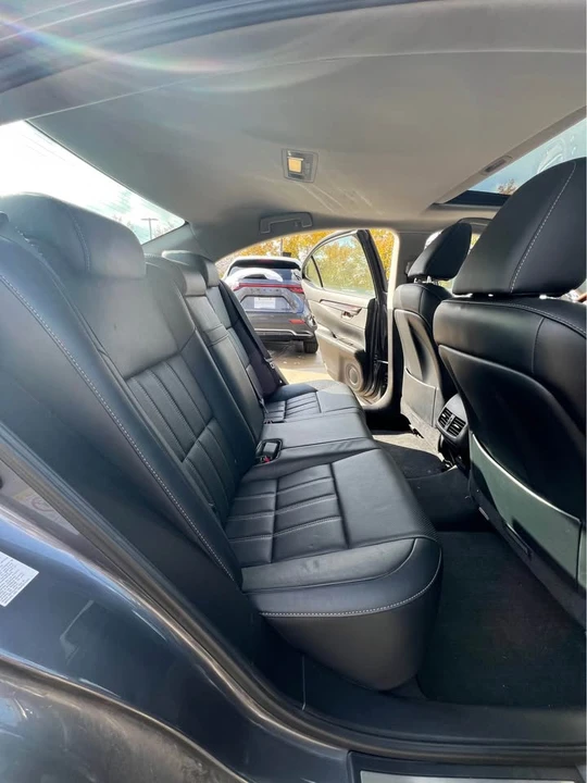 2016 Lexus ES 6th Gen - Image 12 of 16