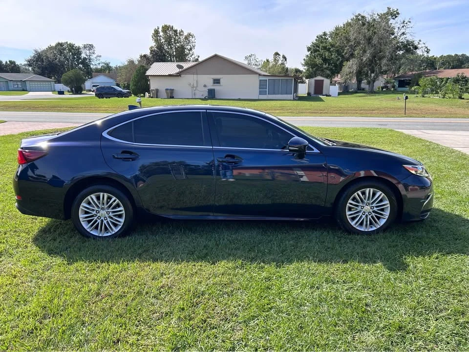 2016 Lexus ES 6th Gen - Image 4 of 7