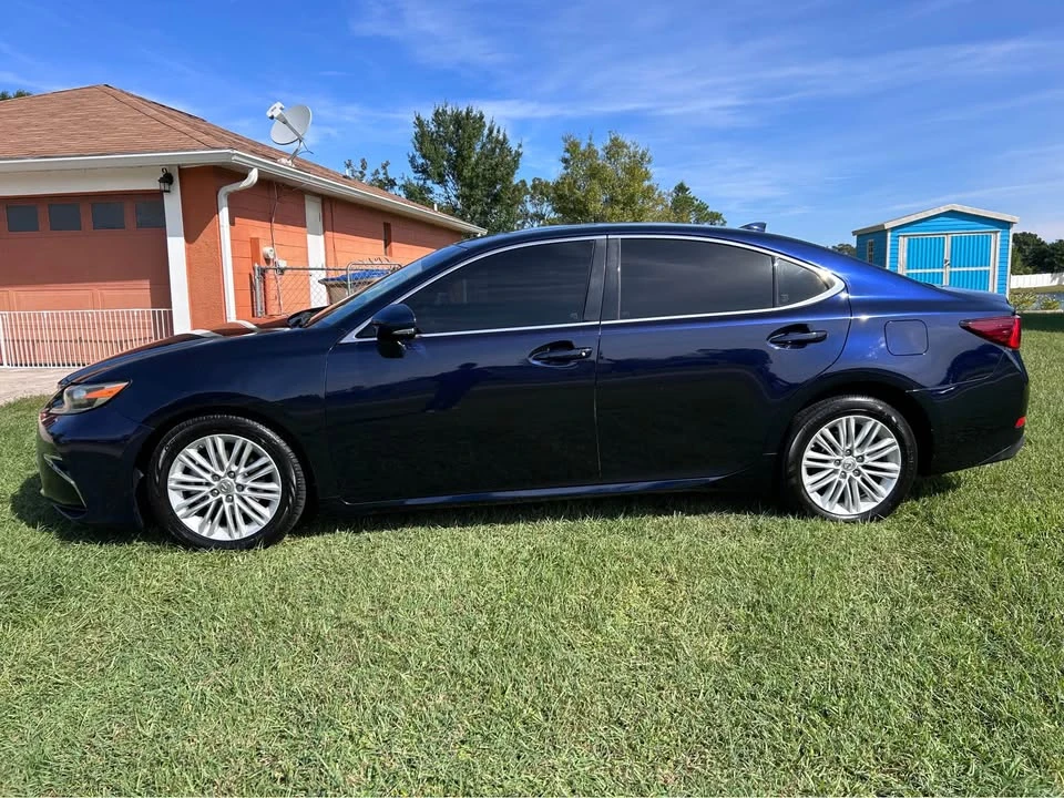 2016 Lexus ES 6th Gen - Image 2 of 7