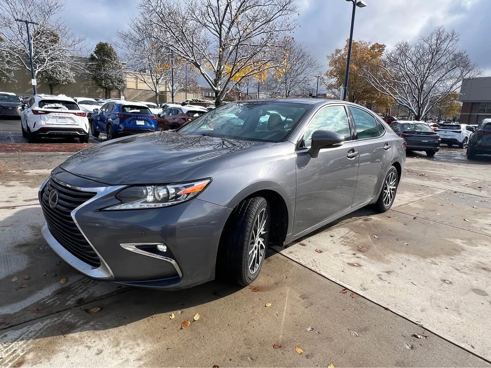 2016 Lexus ES 6th Gen - Image 3 of 16