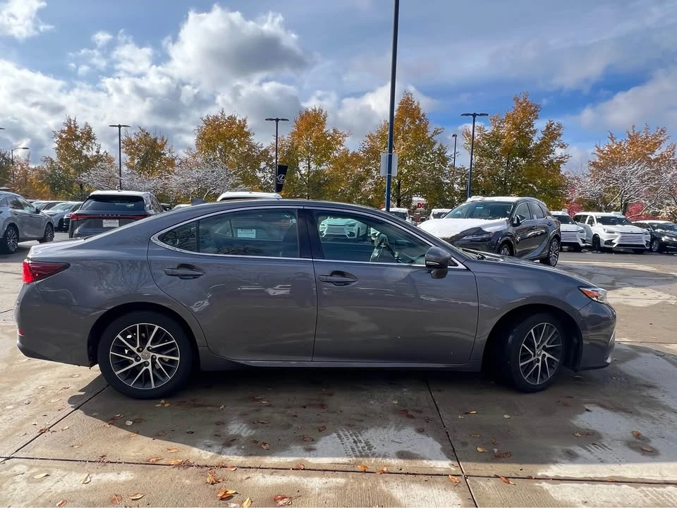2016 Lexus ES 6th Gen - Image 8 of 16