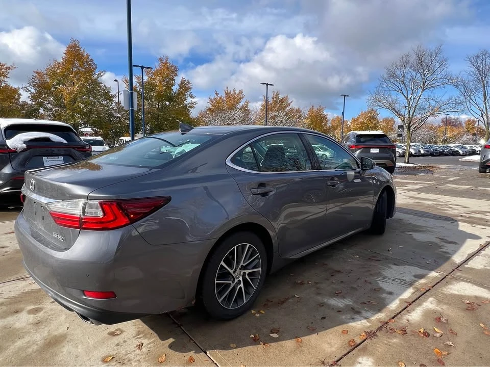 2016 Lexus ES 6th Gen - Image 7 of 16