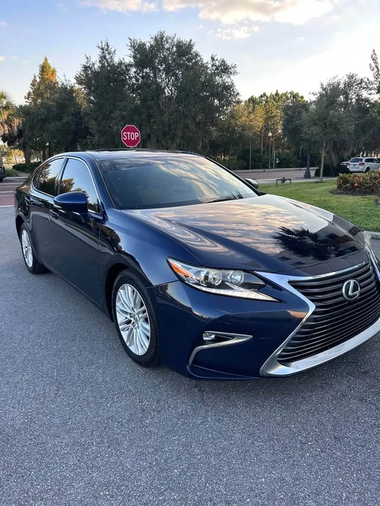 2016 Lexus ES 6th Gen - Image 8 of 12