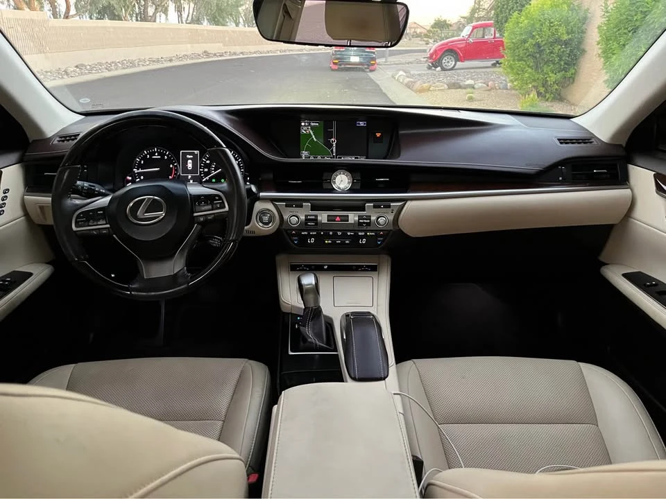2016 Lexus ES 6th Gen - Image 5 of 13