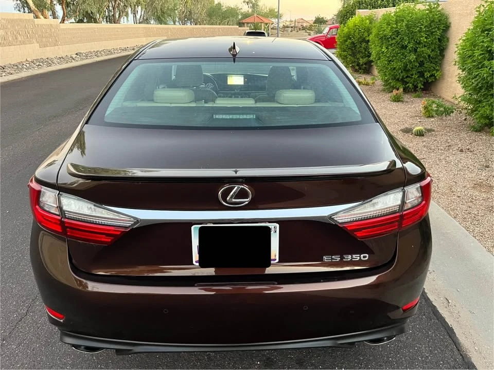 2016 Lexus ES 6th Gen - Image 10 of 13