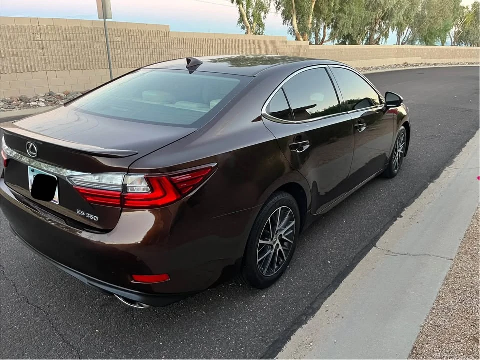 2016 Lexus ES 6th Gen - Image 9 of 13