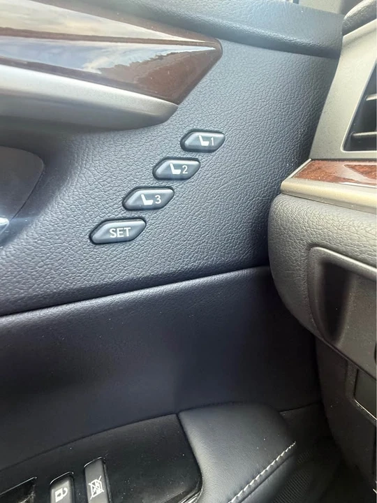 2016 Lexus ES 6th Gen - Image 17 of 19