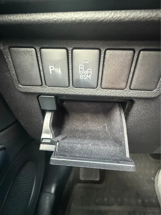 2016 Lexus ES 6th Gen - Image 18 of 19