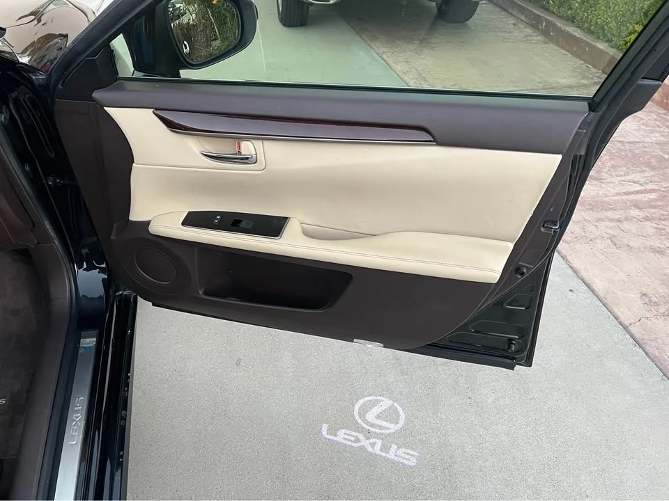 2016 Lexus ES 6th Gen - Image 8 of 14