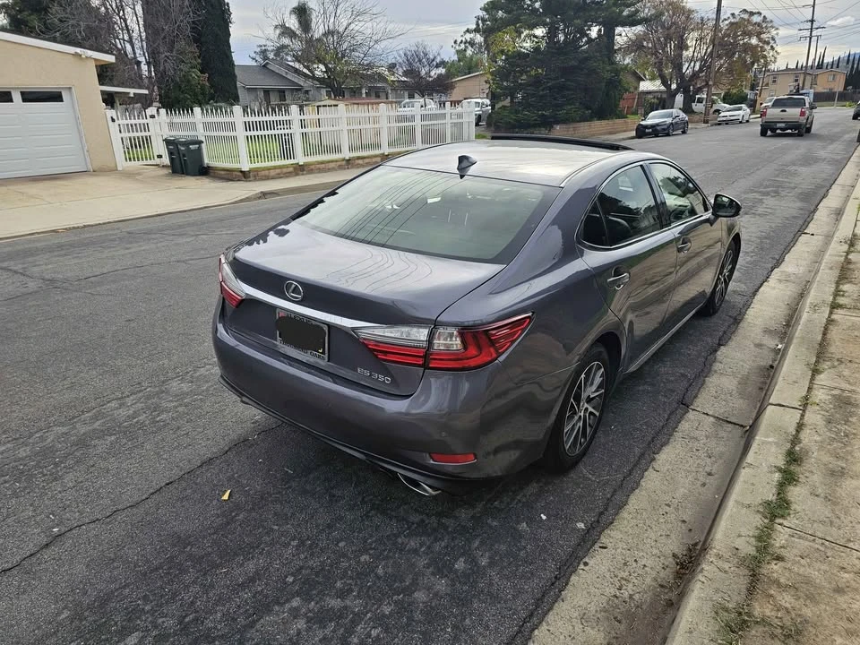 2016 Lexus ES 6th Gen - Image 6 of 19