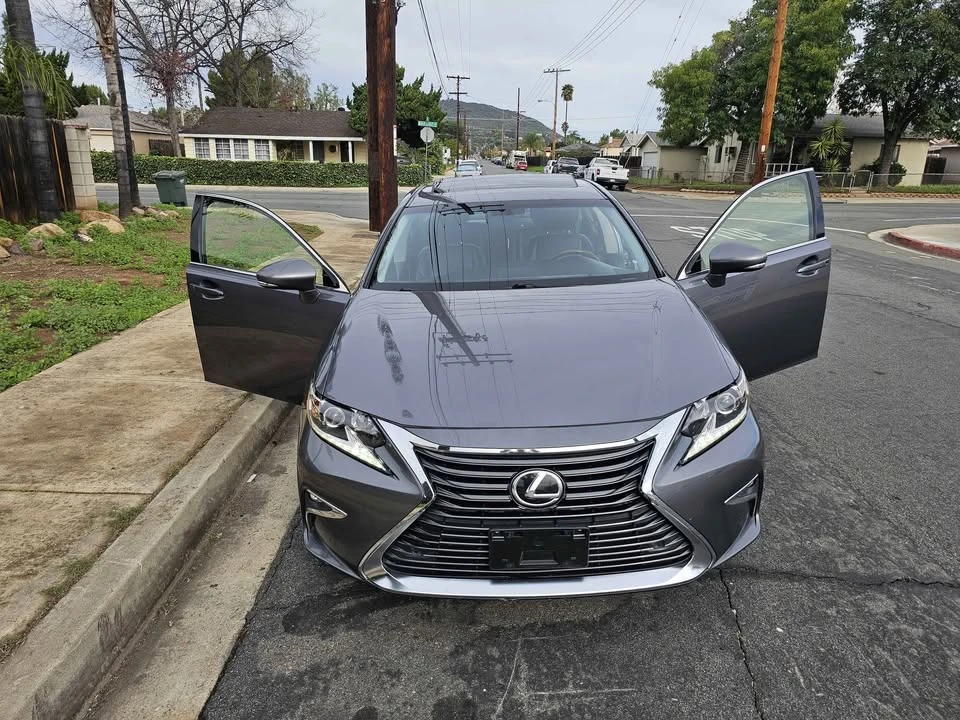 2016 Lexus ES 6th Gen - Image 3 of 19