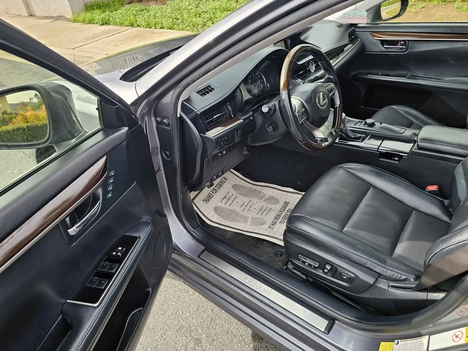 2016 Lexus ES 6th Gen - Image 13 of 19