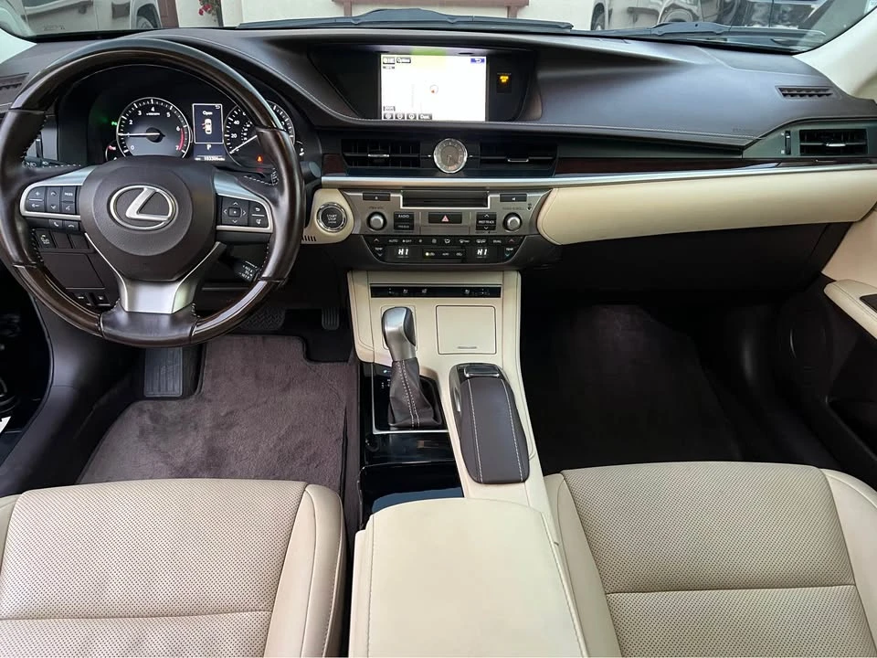 2016 Lexus ES 6th Gen - Image 13 of 14