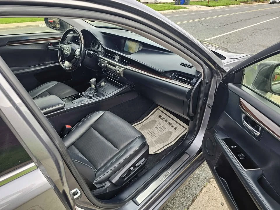 2016 Lexus ES 6th Gen - Image 14 of 19