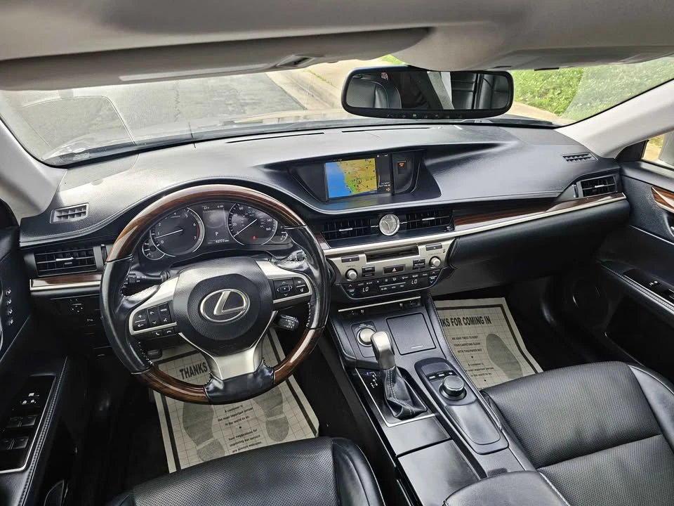 2016 Lexus ES 6th Gen - Image 8 of 19