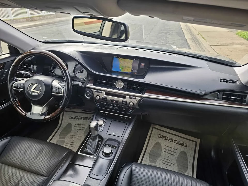 2016 Lexus ES 6th Gen - Image 7 of 19