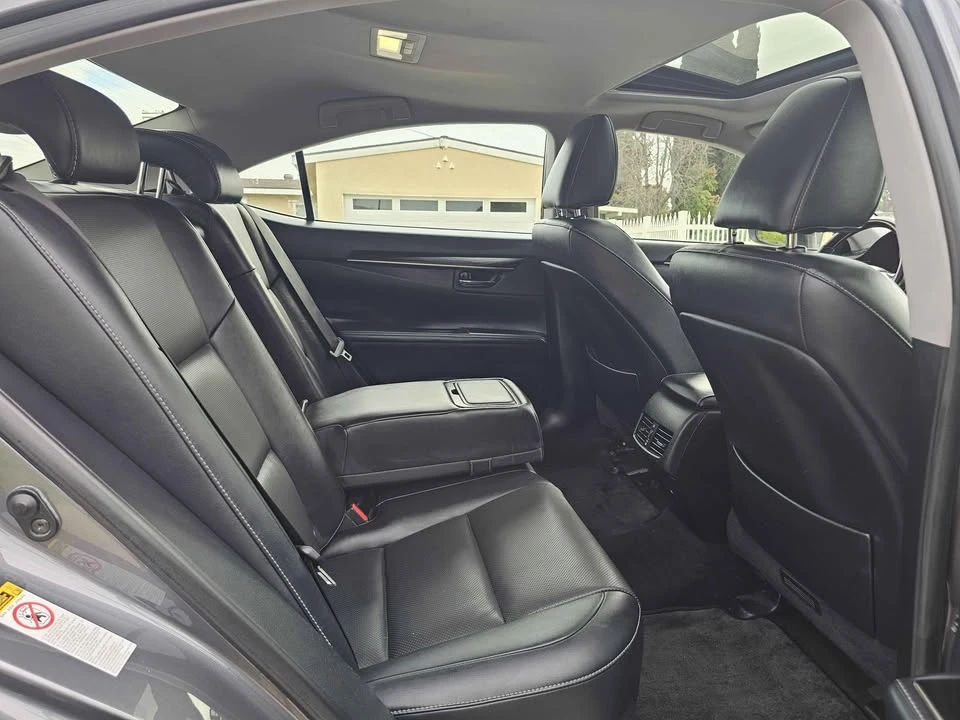 2016 Lexus ES 6th Gen - Image 12 of 19
