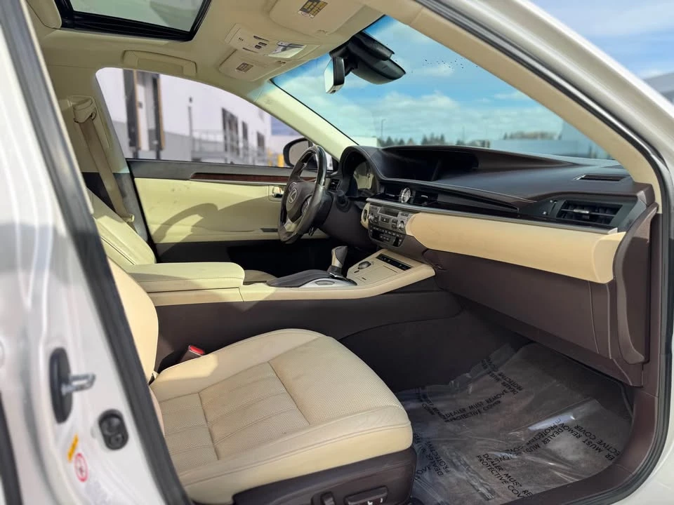 2016 Lexus ES 6th Gen - Image 17 of 19