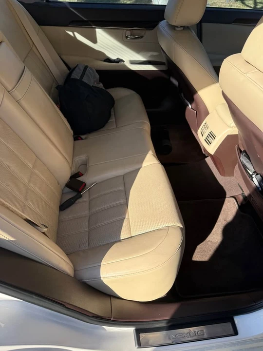 2016 Lexus ES 6th Gen - Image 13 of 14