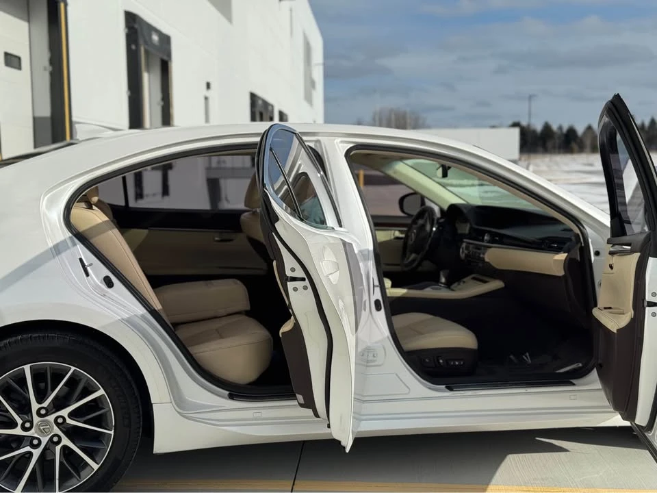 2016 Lexus ES 6th Gen - Image 12 of 19