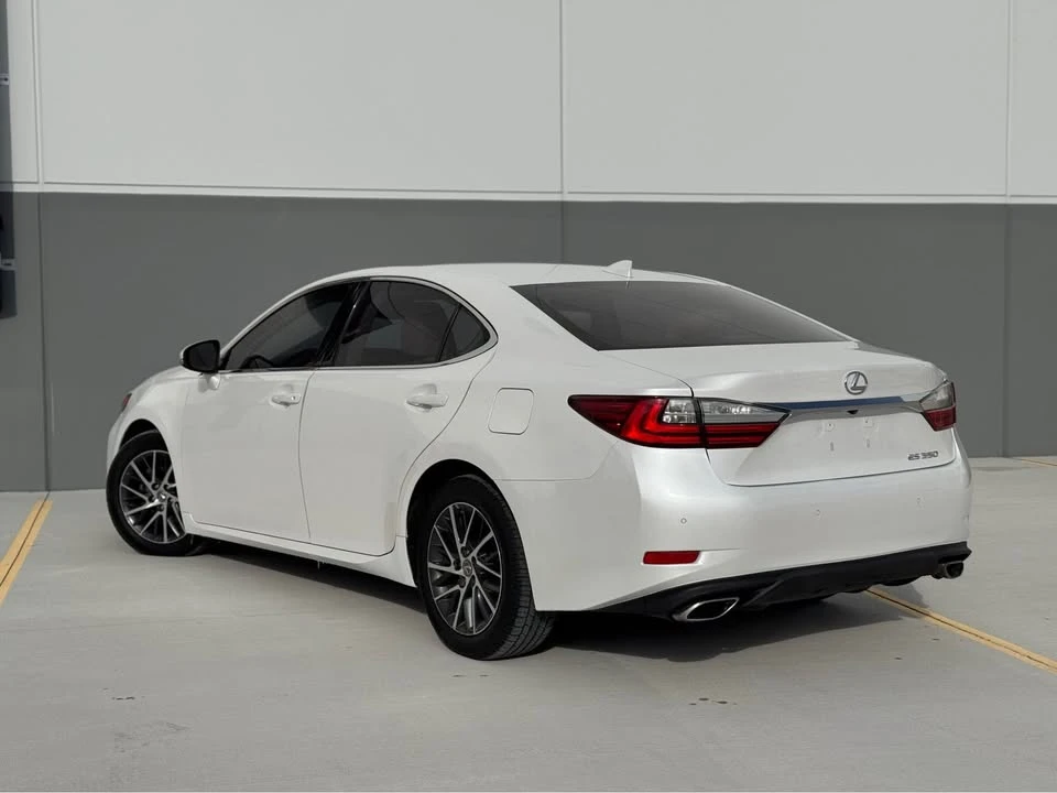2016 Lexus ES 6th Gen - Image 4 of 19