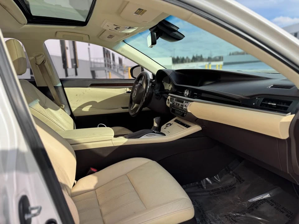 2016 Lexus ES 6th Gen - Image 13 of 19
