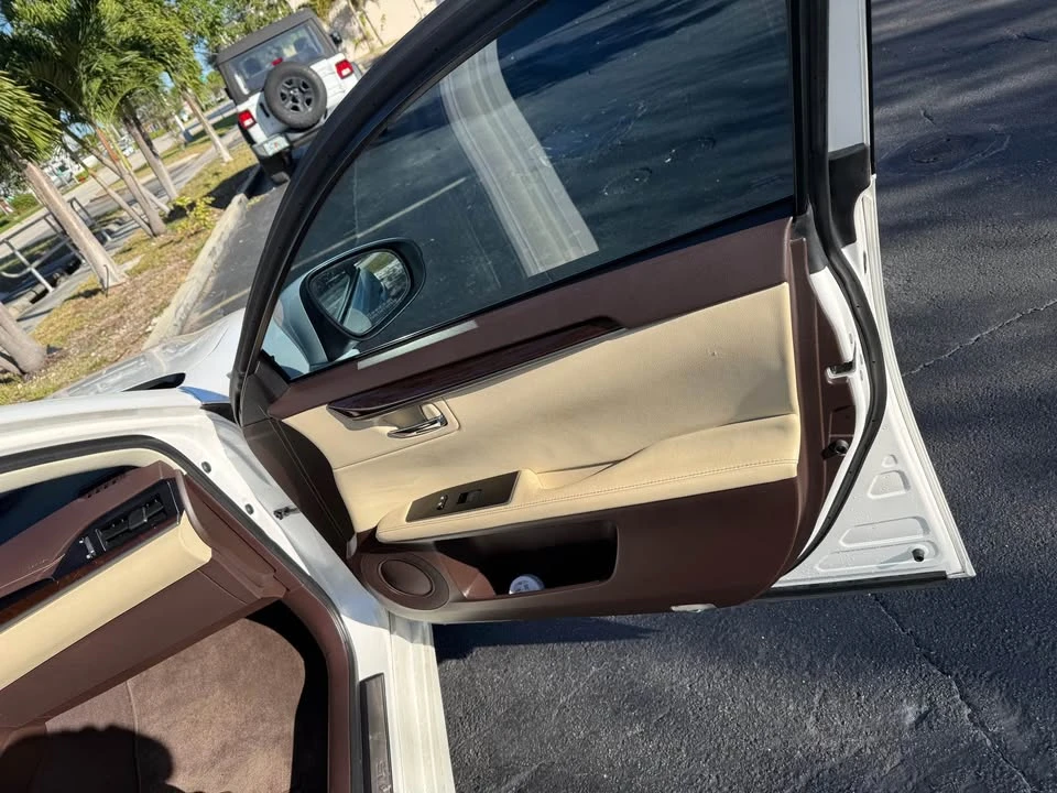 2016 Lexus ES 6th Gen - Image 12 of 14