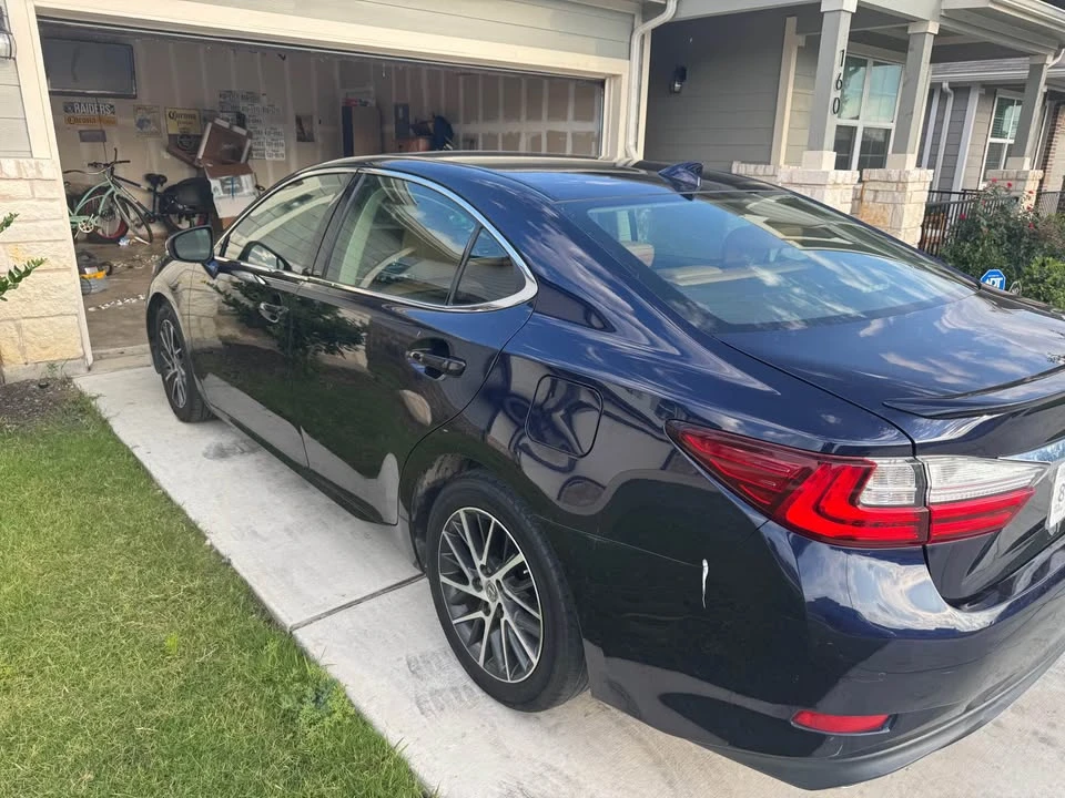 2016 Lexus ES 6th Gen - Image 4 of 9