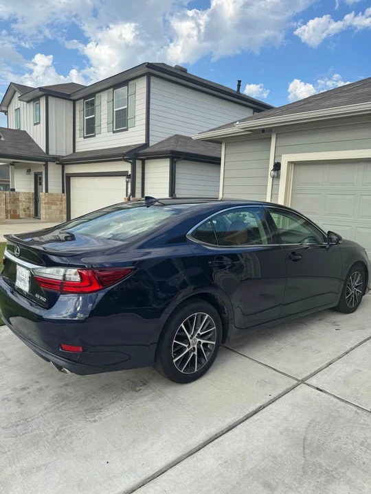 2016 Lexus ES 6th Gen - Image 2 of 9