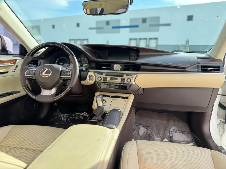 2016 Lexus ES 6th Gen - Image 14 of 19