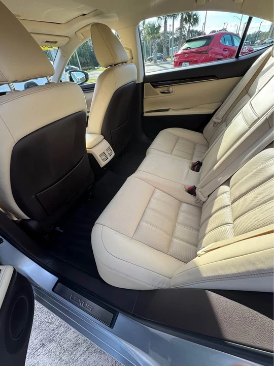2016 Lexus ES 6th Gen - Image 5 of 9