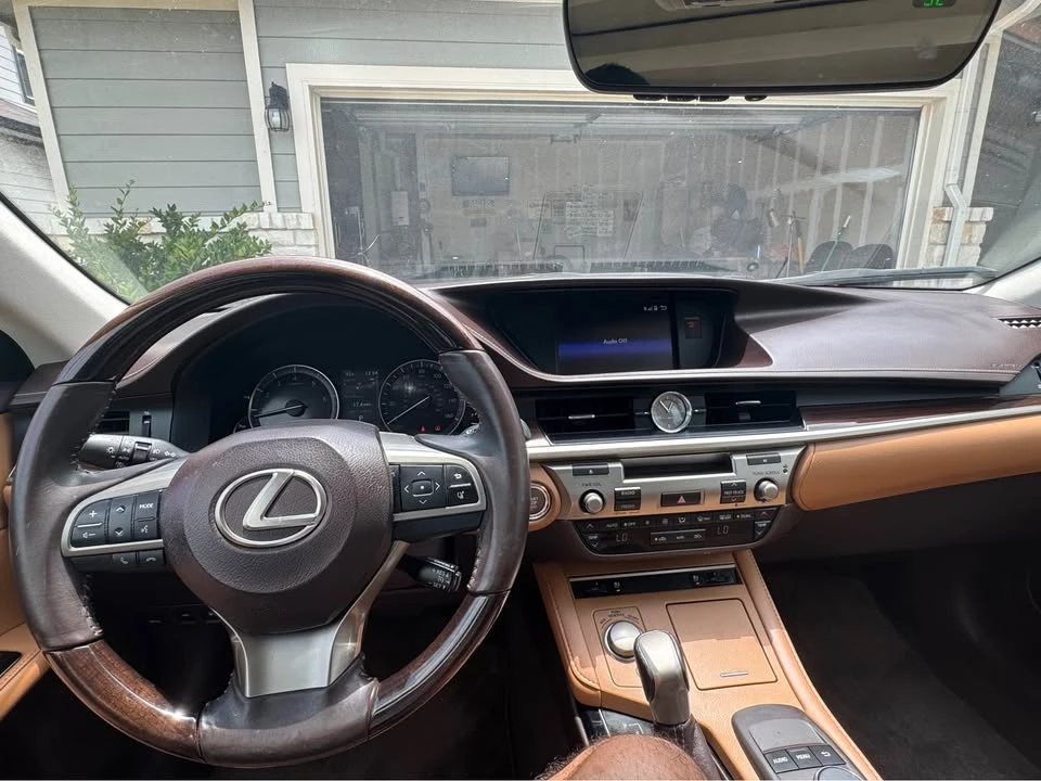 2016 Lexus ES 6th Gen - Image 6 of 9