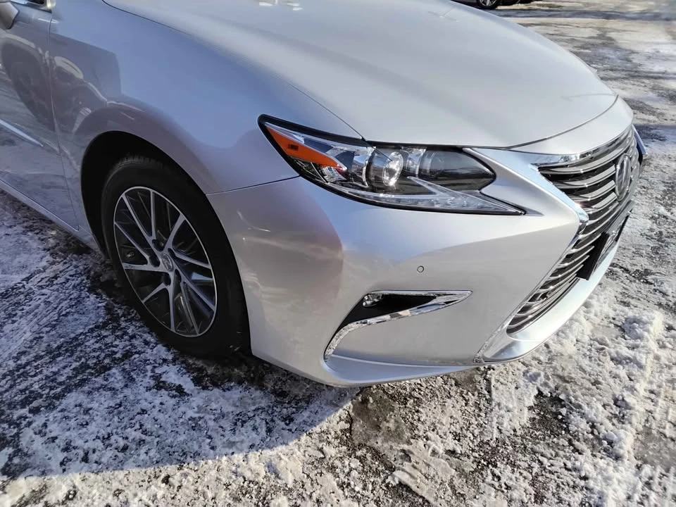 2016 Lexus ES 6th Gen - Image 4 of 4