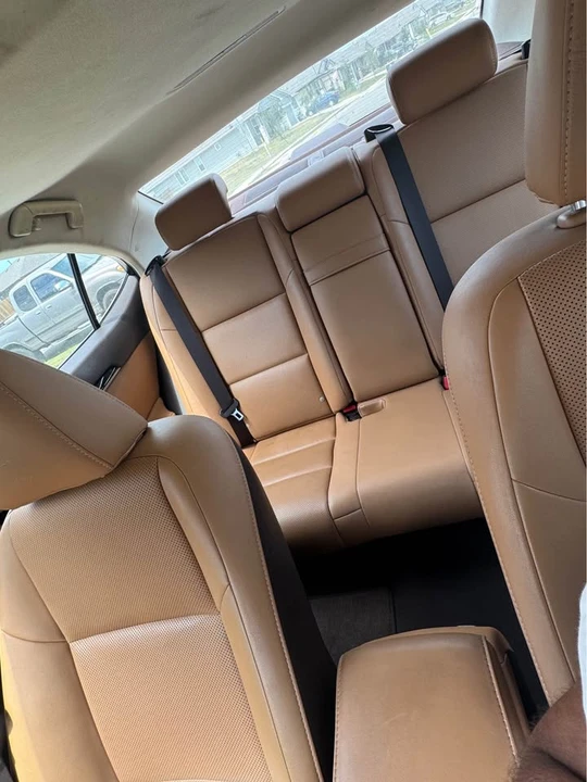 2016 Lexus ES 6th Gen - Image 7 of 9