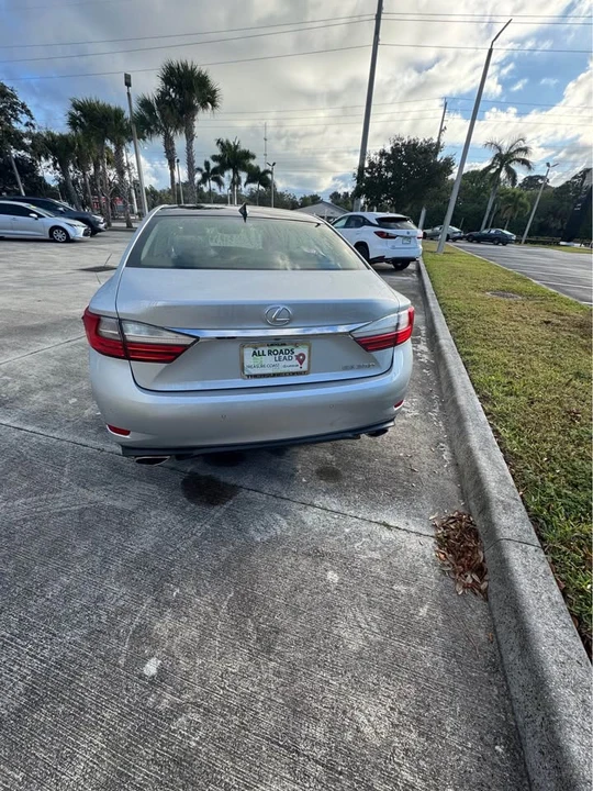 2016 Lexus ES 6th Gen - Image 4 of 9